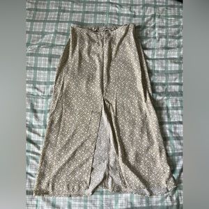 Long skirt with slit